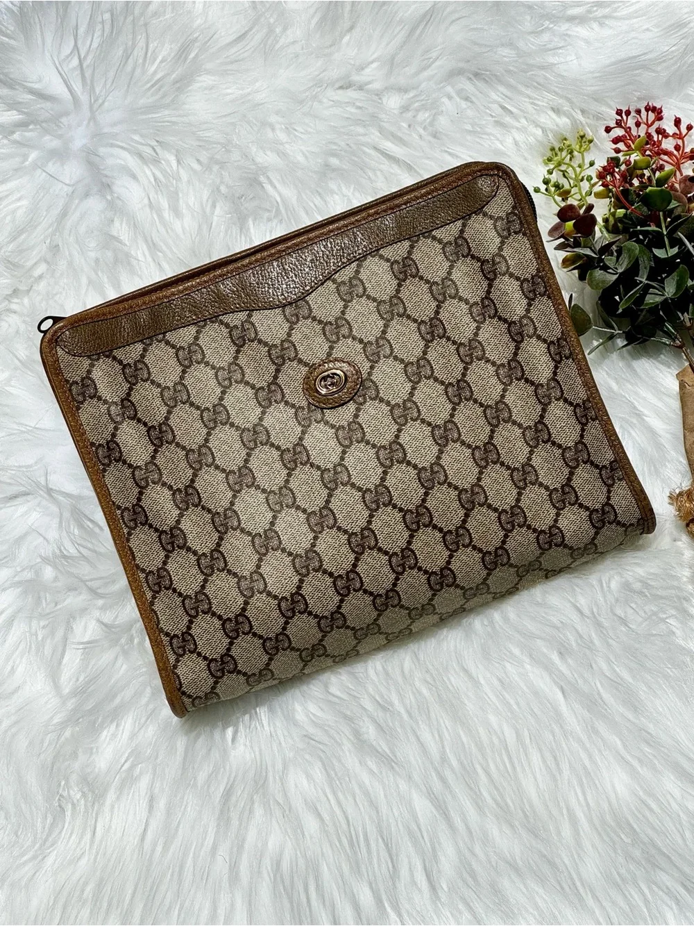 Gucci GG Clutch VTG Zipper closure tan 8x10x3” unisex - Picture 5 of 17